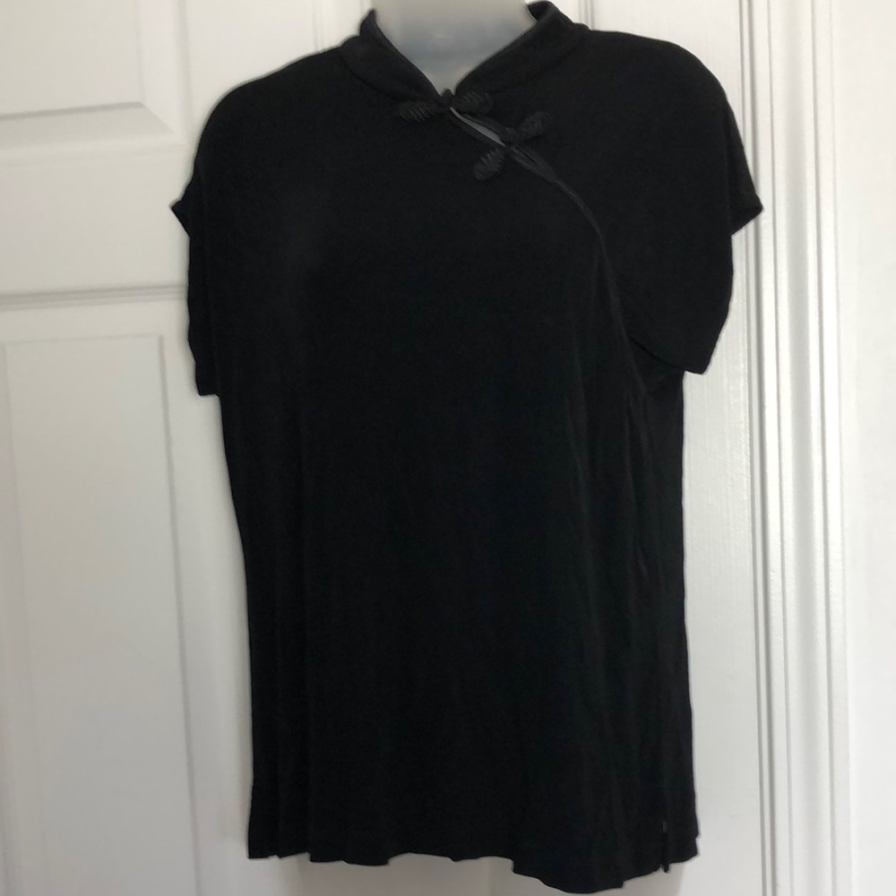 Chicos travelers black mandarin cap sleeve blouse with frog closure size 2 (M)